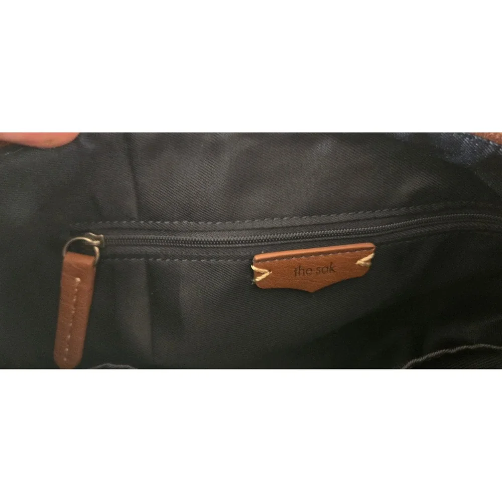 The Sak Classic Chic Navy Blue Nylon Crossbody Bag Tan Trim Organizer Travel